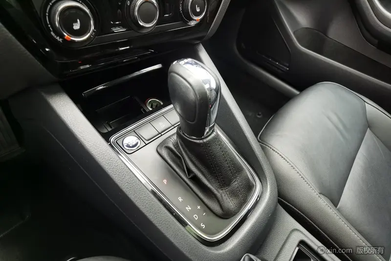 Sagitar 2018 180TSI DSG Premium Edition