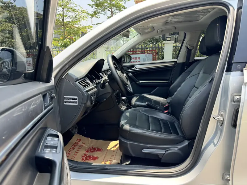 Bora 2017 230TSI DSG comfort model