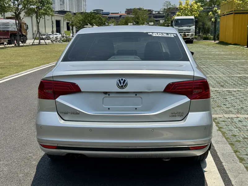 Bora 2017 230TSI DSG comfort model