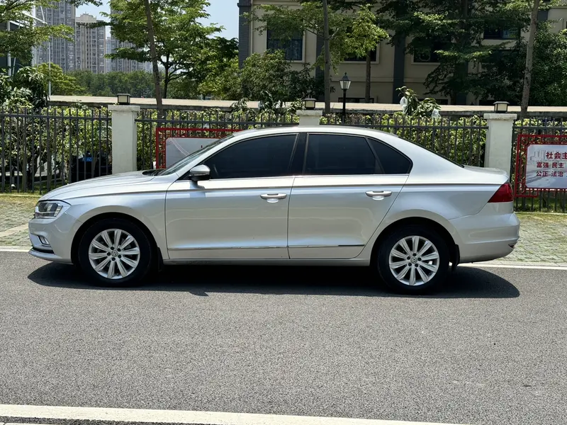 Bora 2017 230TSI DSG comfort model