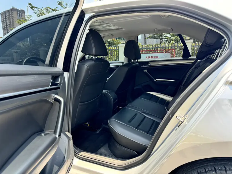 Bora 2017 230TSI DSG comfort model