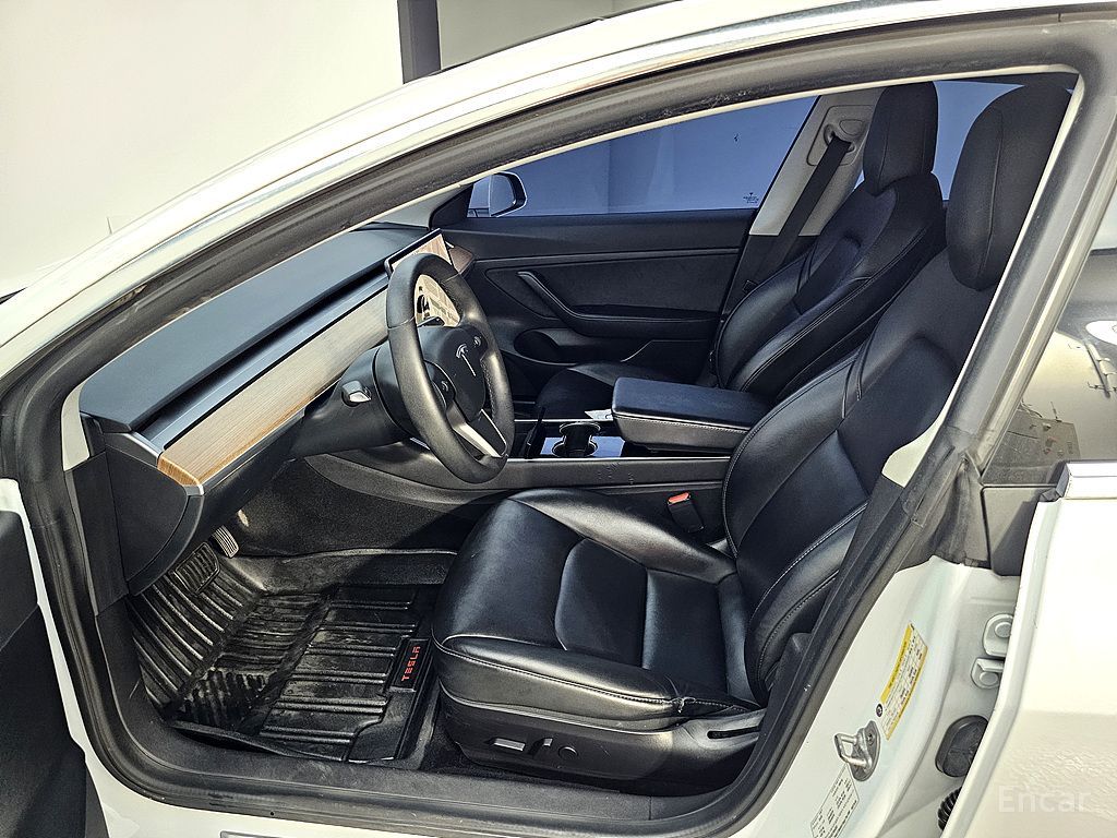 Tesla Model 3 Standard Range Plus RWD 2020