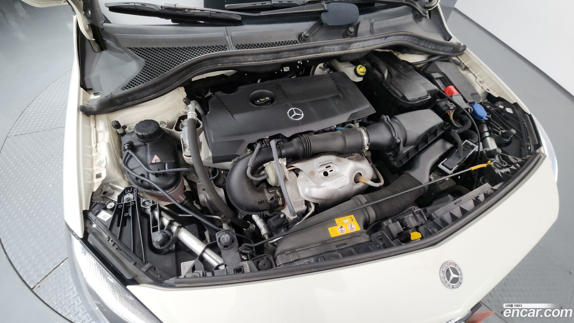 Mercedes-Benz B-Class B220
