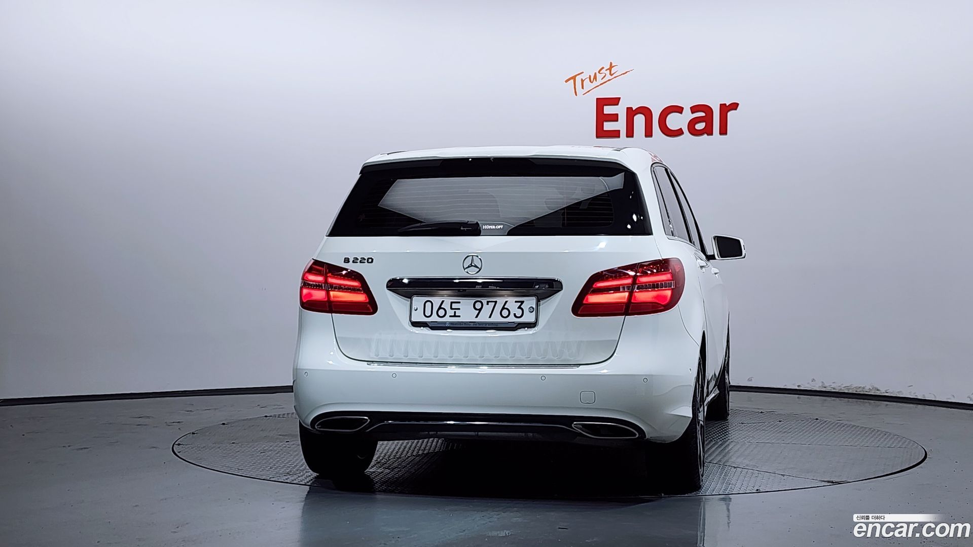 Mercedes-Benz B-Class B220