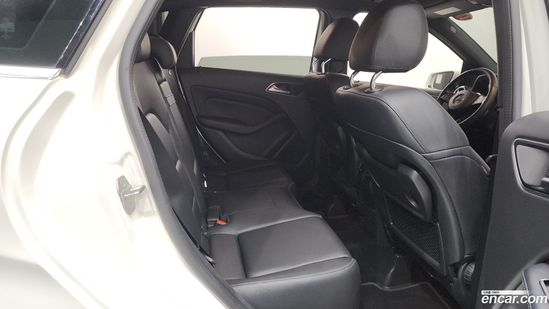 Mercedes-Benz B-Class B220