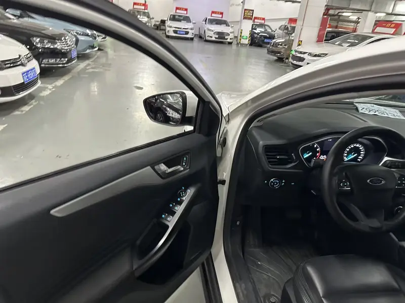 Focus 2019 Sedan 1.5L Automatic Front Jump Type National V