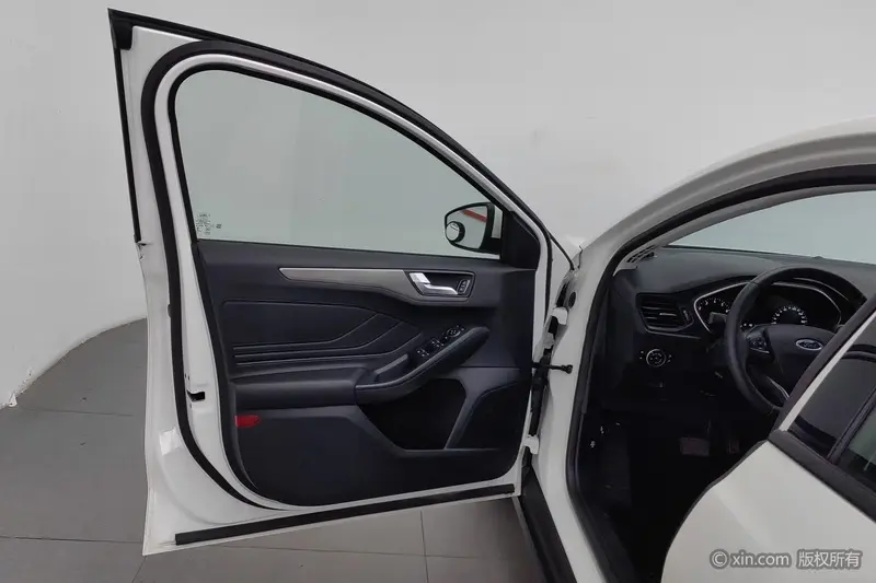 Focus 2019 Hatchback EcoBoost 125 Automatic NeochaEDGE National VI