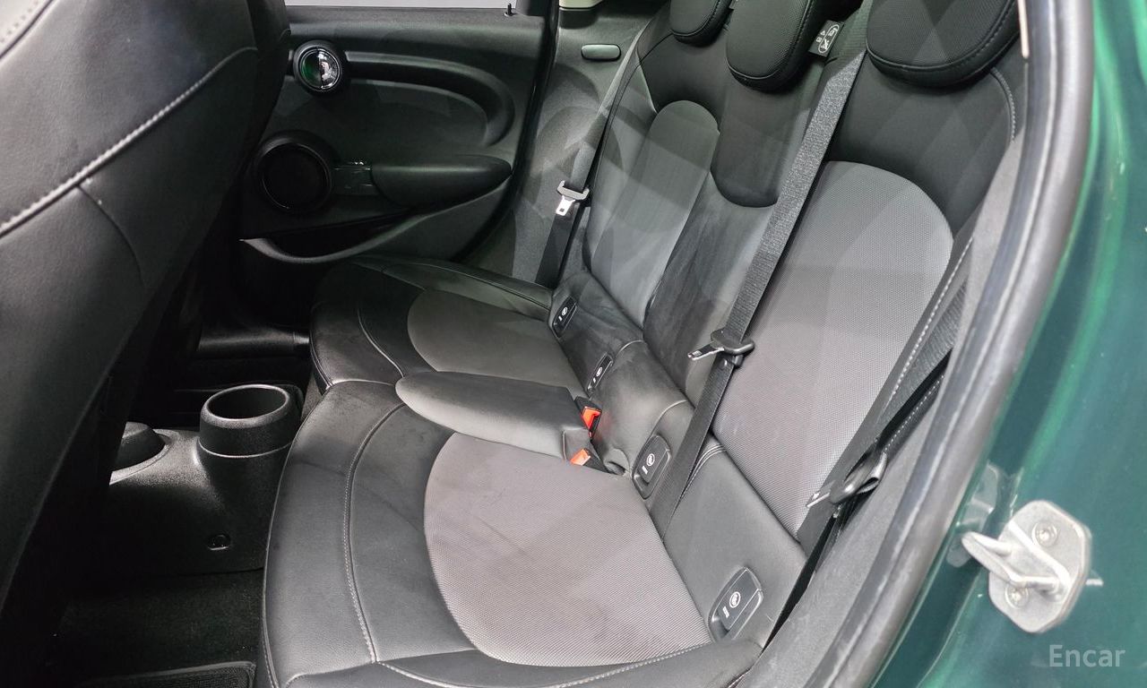 Mini Cooper D 5-Door Mid 2017