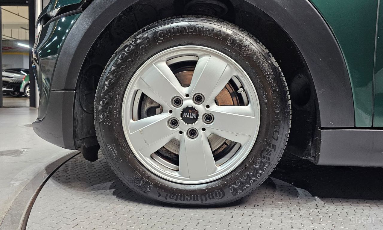 Mini Cooper D 5-Door Mid 2017