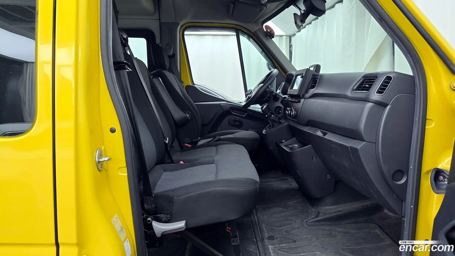 Renault Korea Master School Bus
