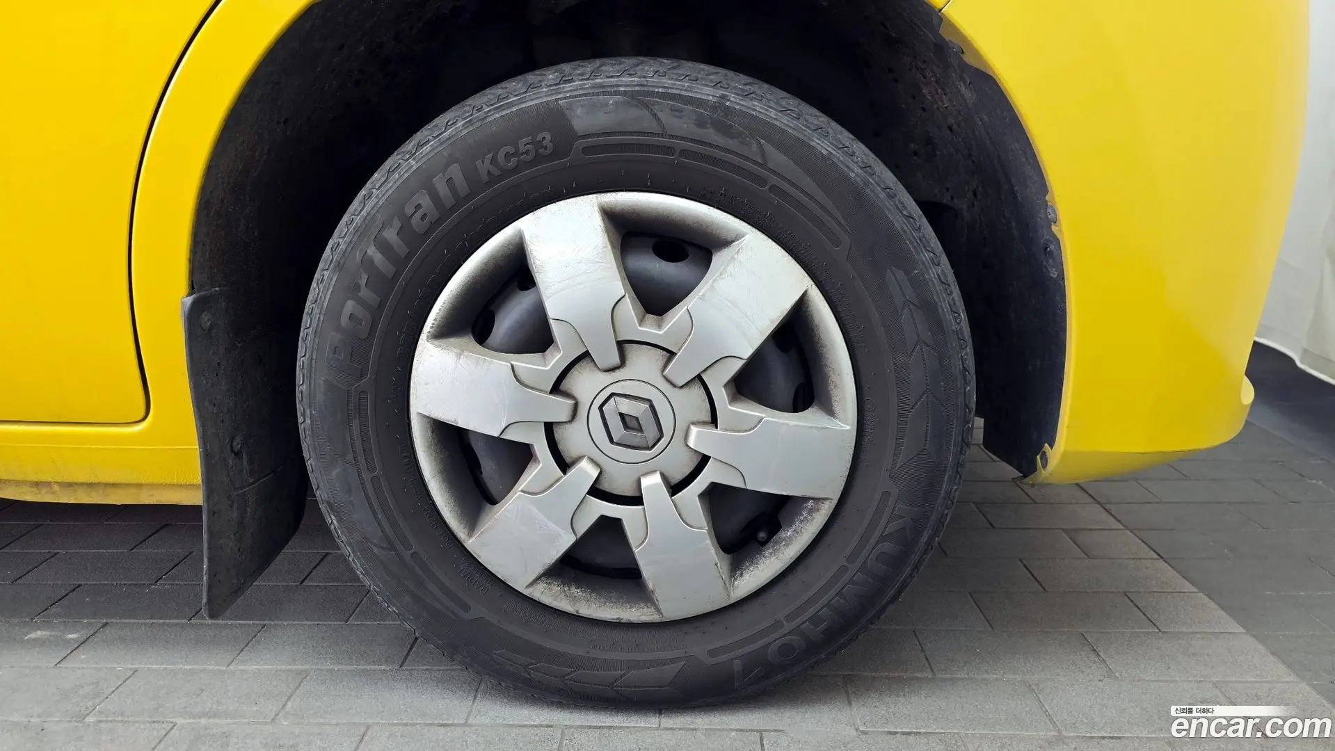 Renault Korea Master School Bus