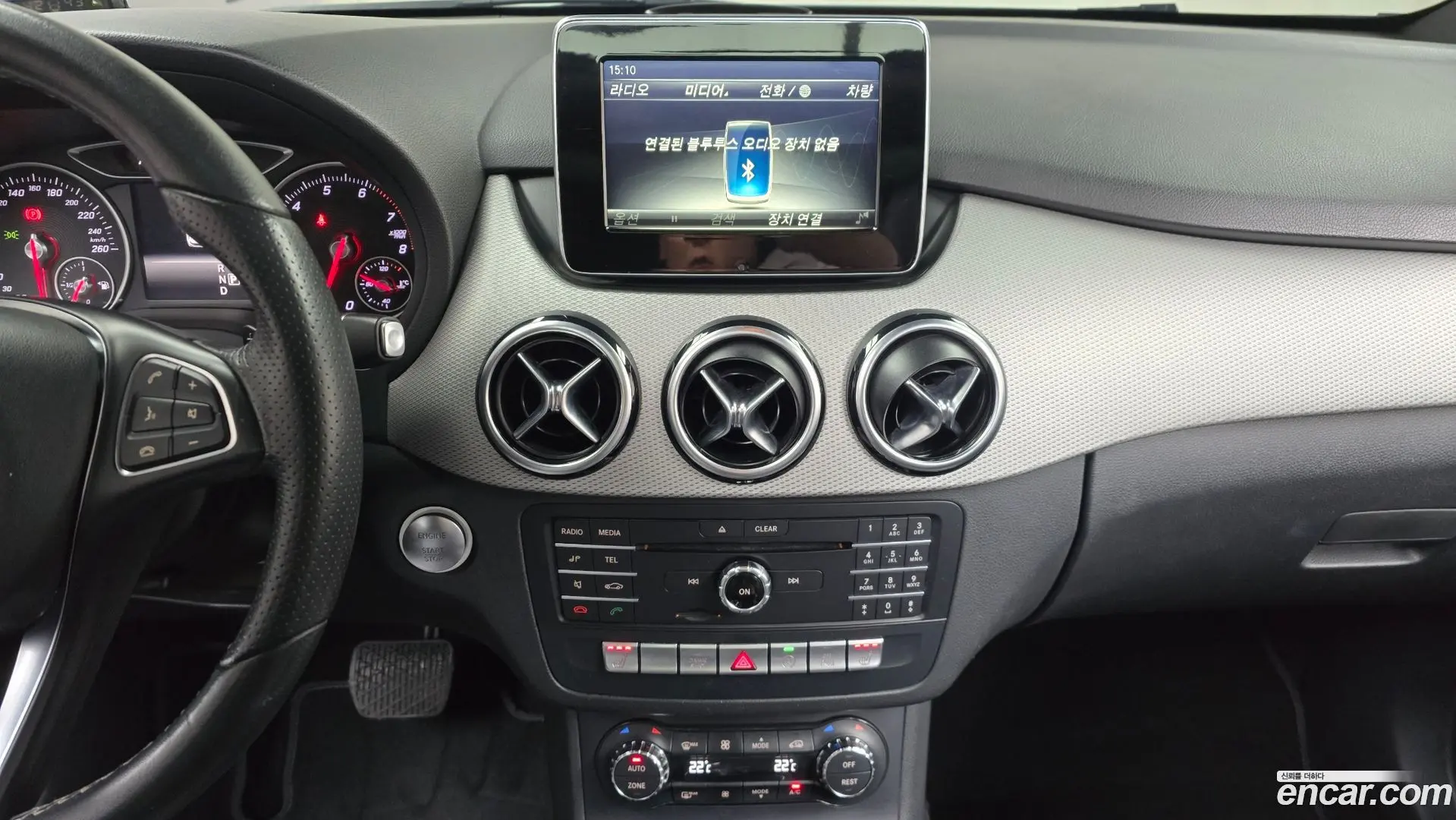 Mercedes-Benz B-Class B220