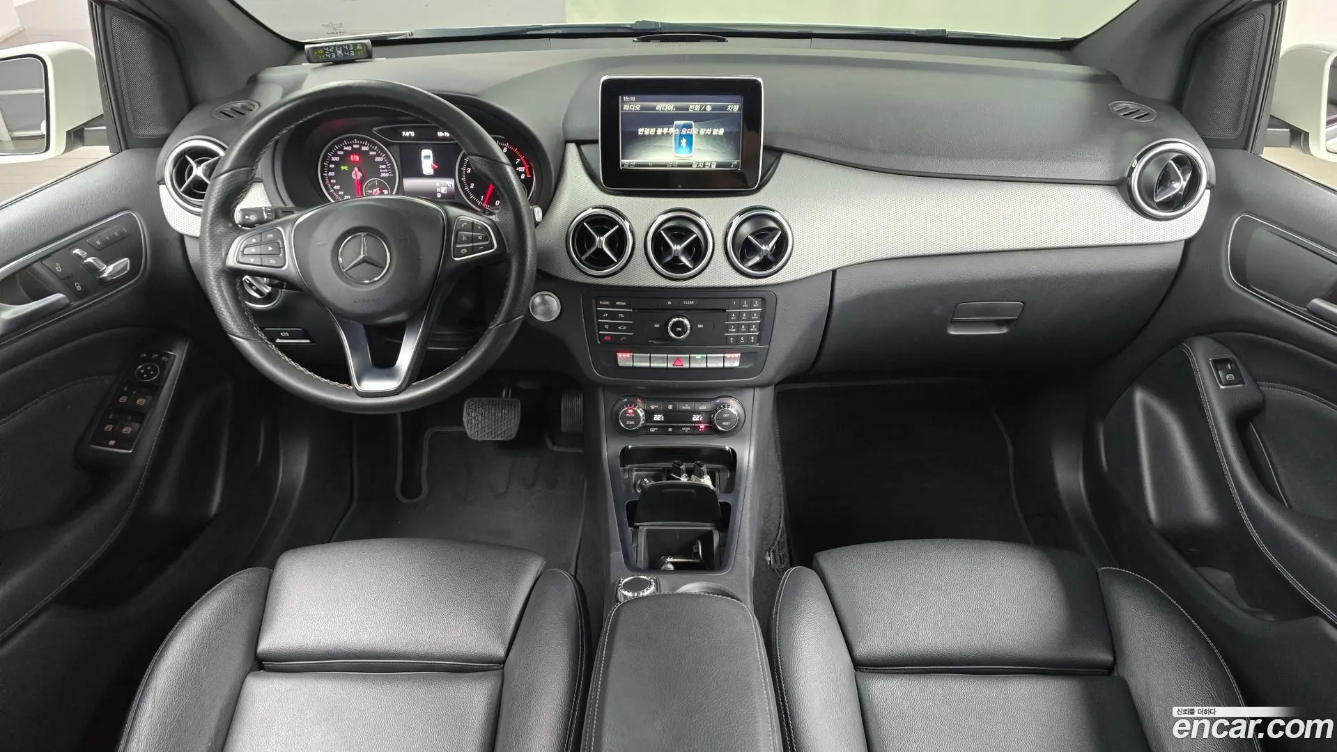 Mercedes-Benz B-Class B220