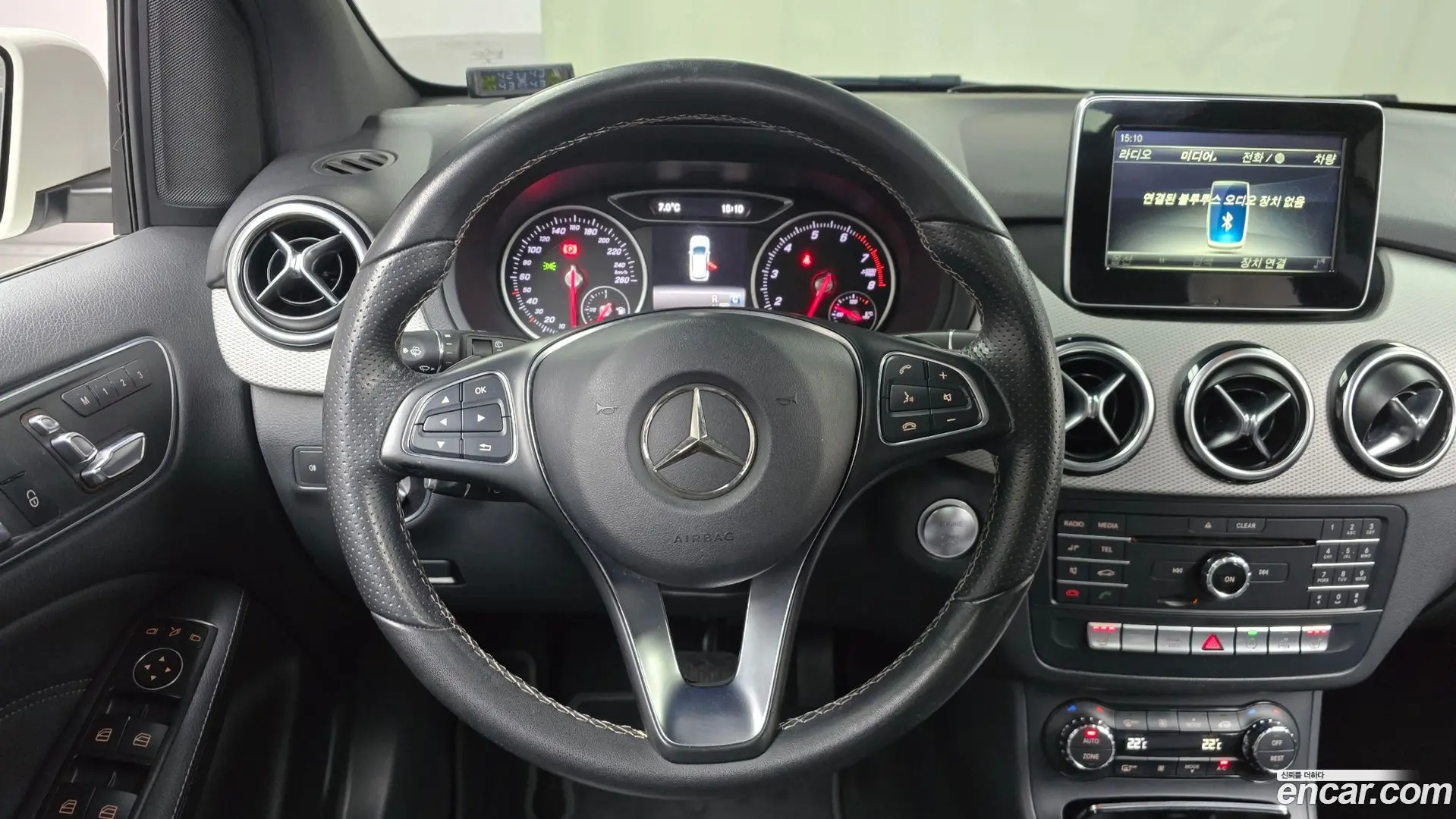 Mercedes-Benz B-Class B220