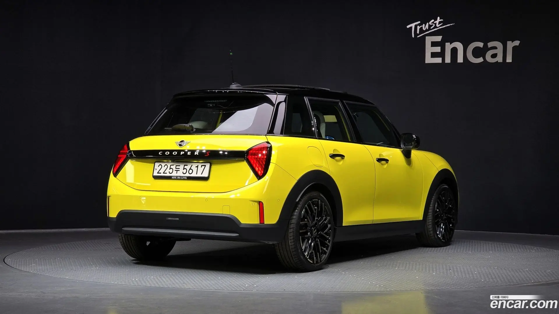Mini Cooper 5 Door Favoured