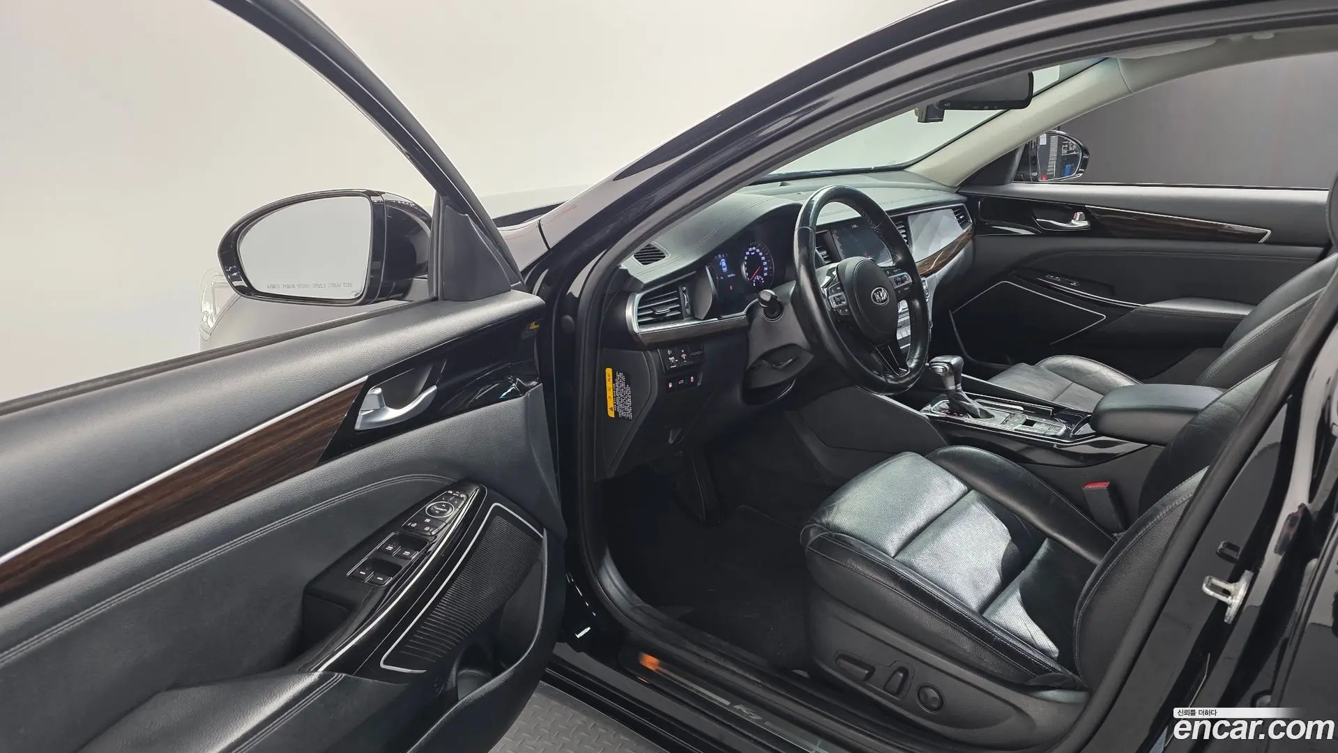Kia K7 3.0 LPI Luxury (Rental Car)