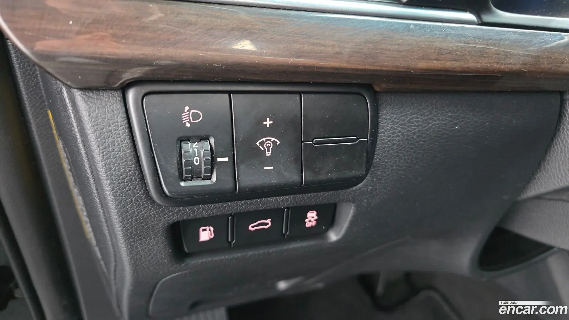 Kia K7 3.0 LPI Luxury (Rental Car)