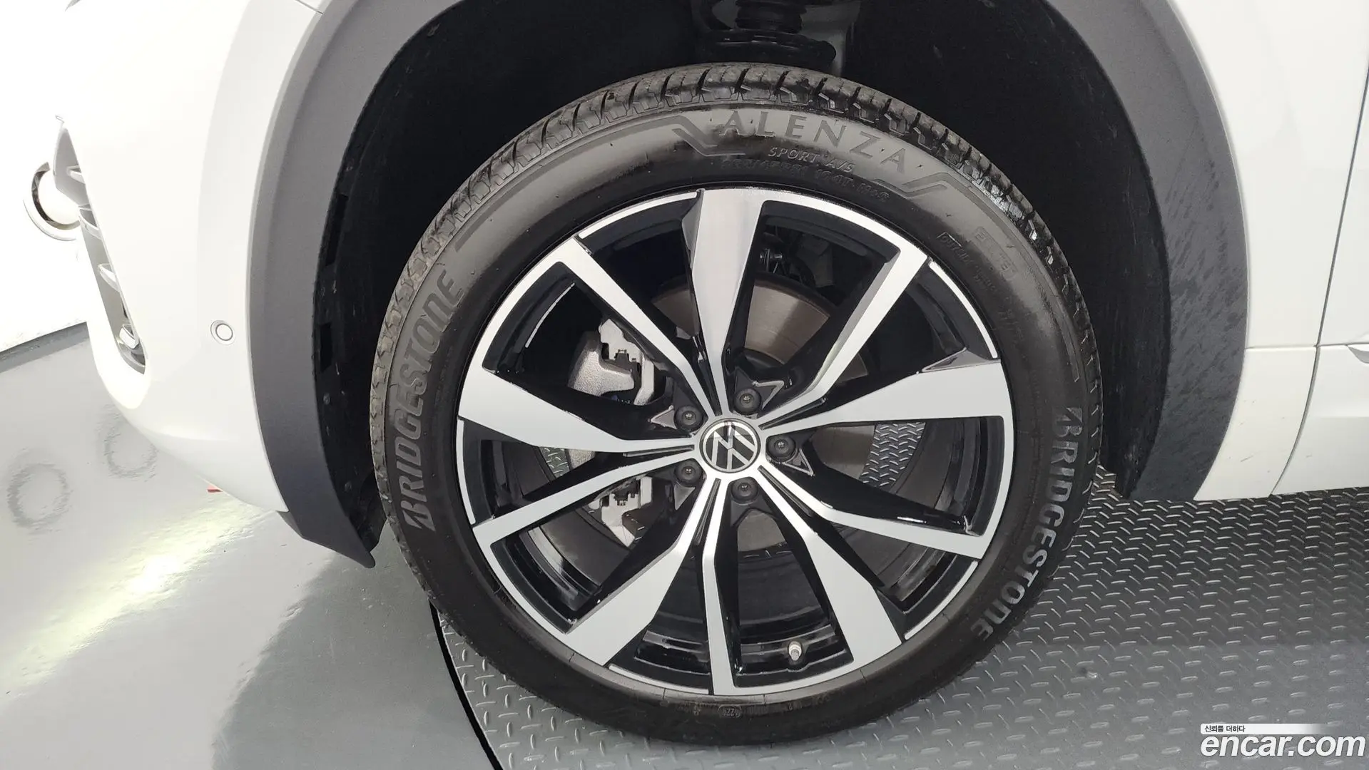 Volkswagen Atlas 2.0 TSI R-LINE 7-Seater