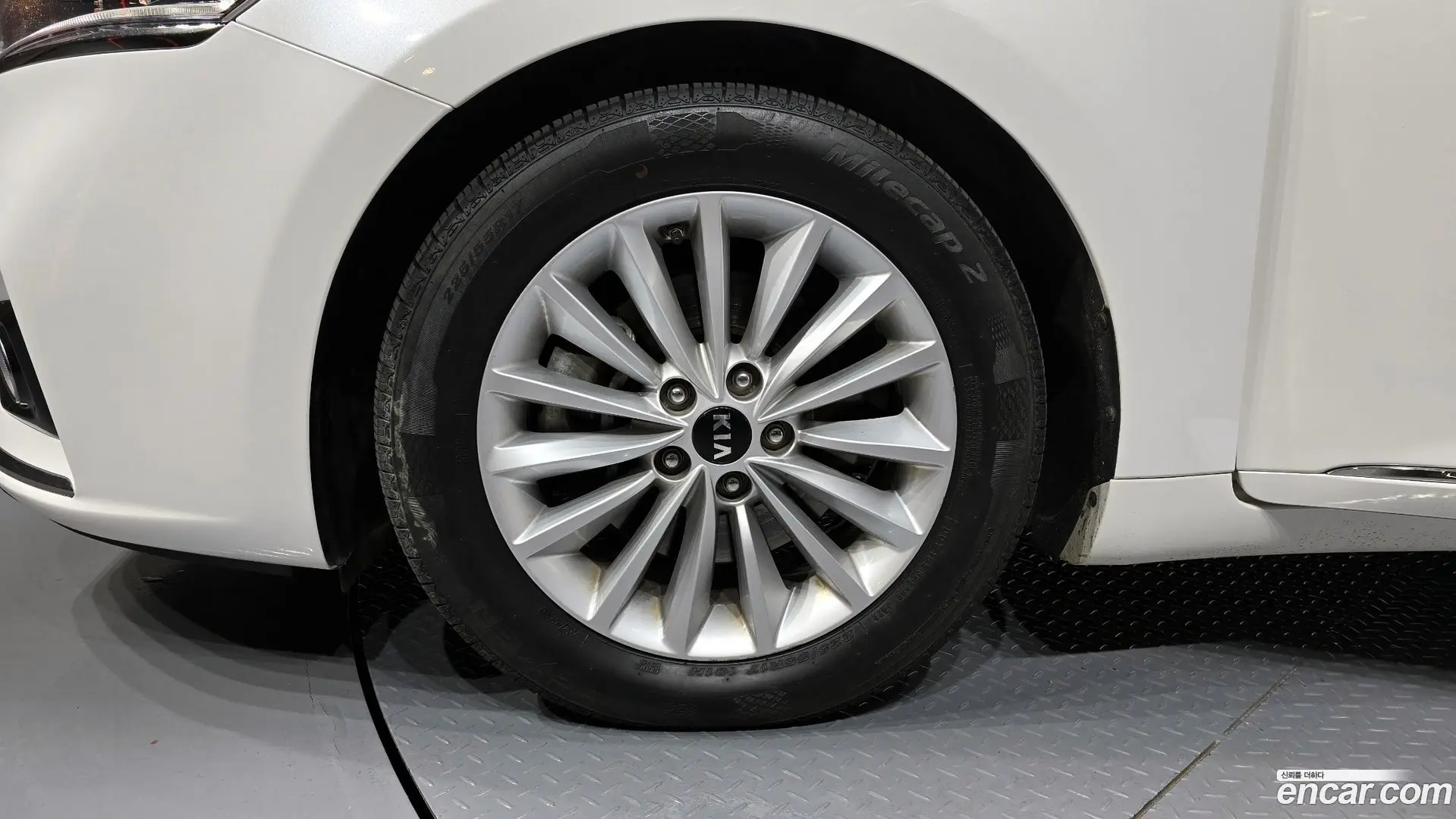 Kia K7 3.0 LPI Luxury (Rental Car)