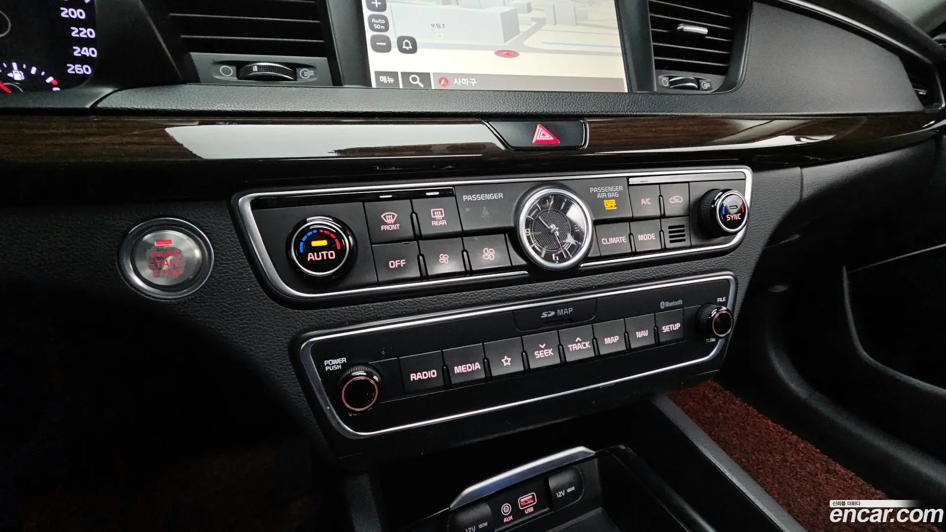Kia K7 3.0 LPI Luxury (Rental Car)