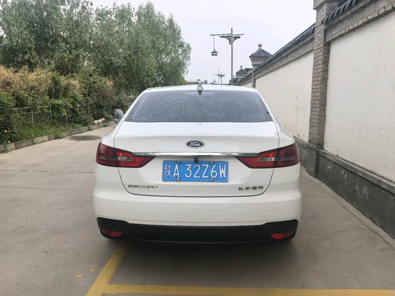 Escort 2019 facelift 1.5L automatic quality model (tire pressure monitoring) National VI