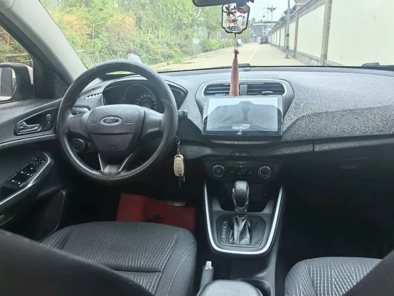 Escort 2019 facelift 1.5L automatic quality model (tire pressure monitoring) National VI
