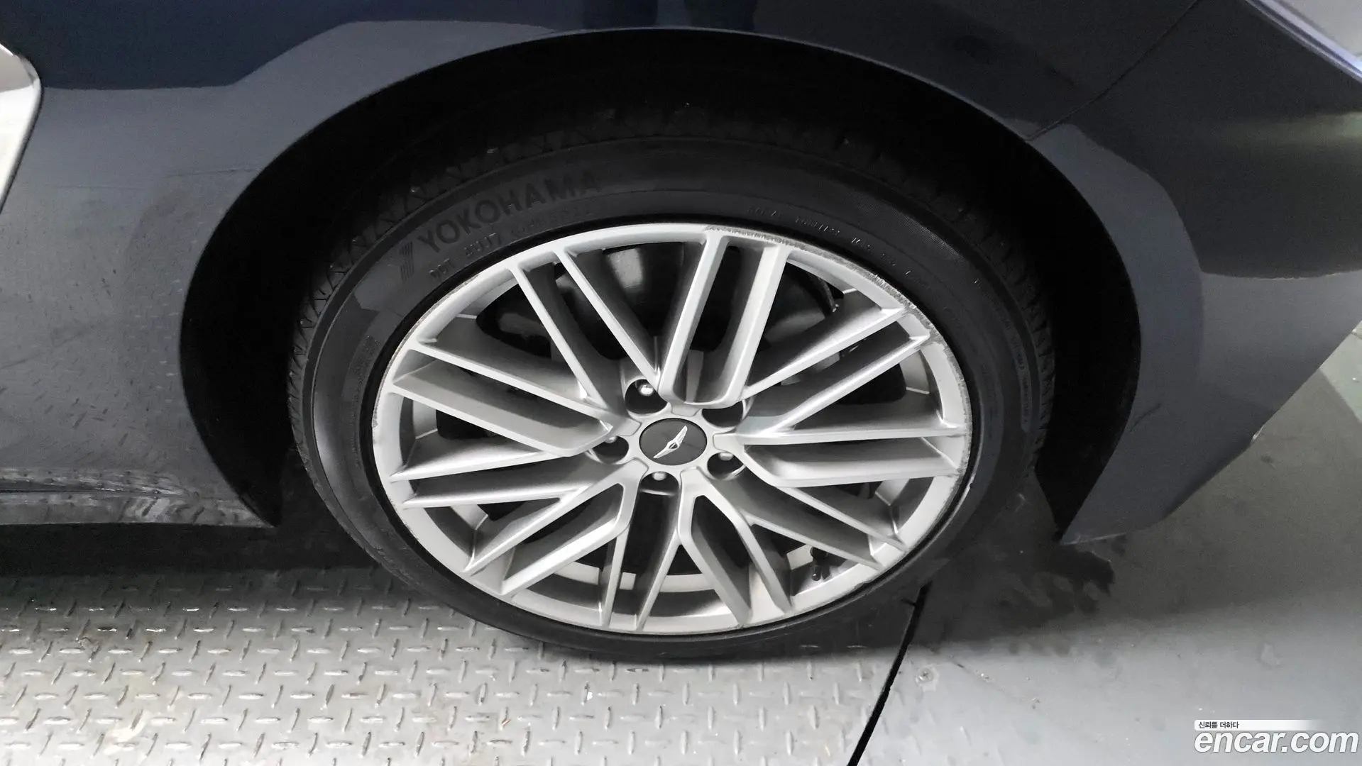Genesis G70 2.0T AWD
