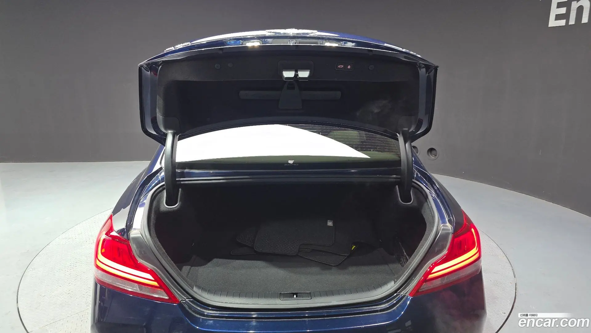 Genesis G70 2.0T AWD