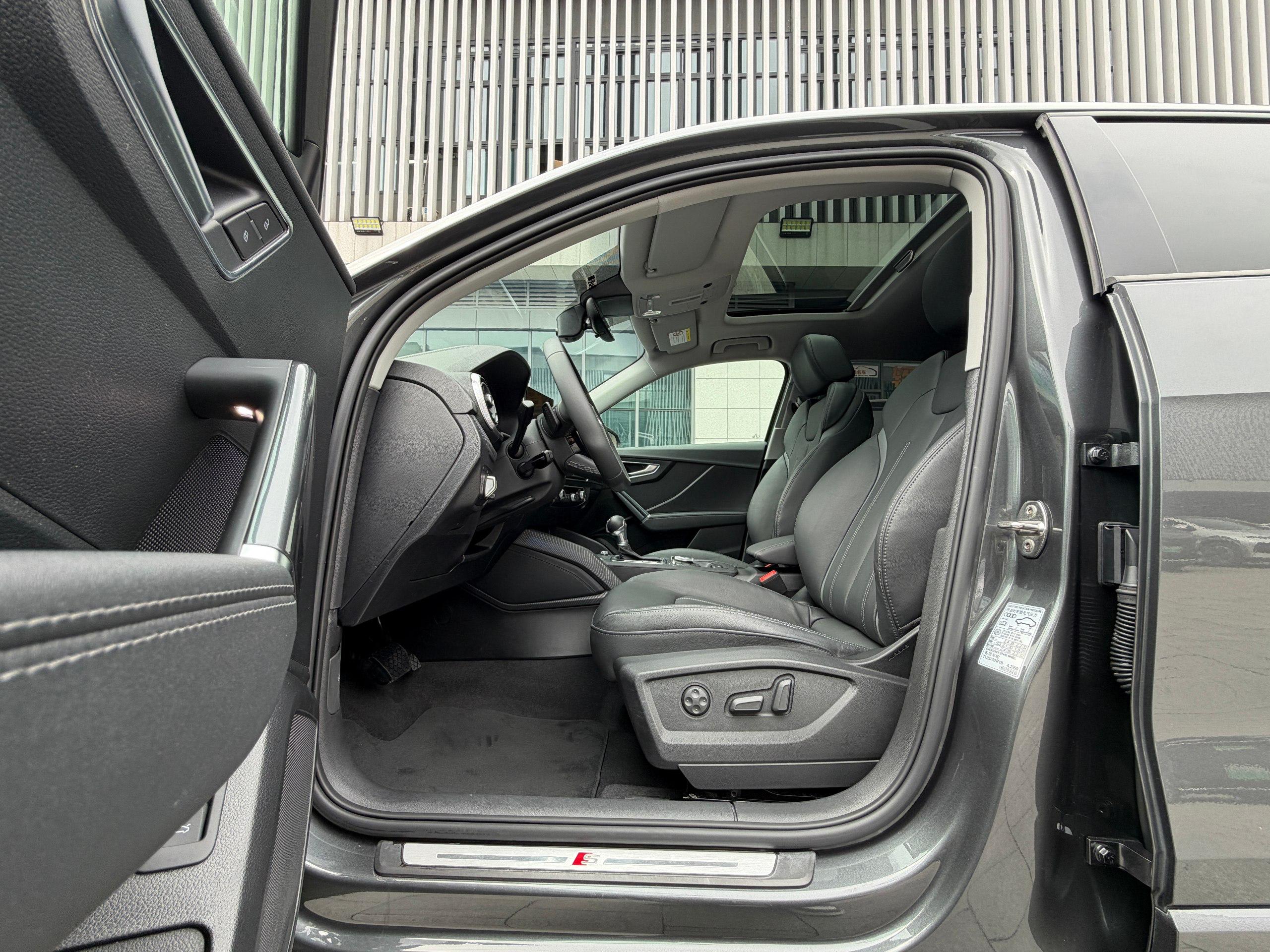Audi Q2L