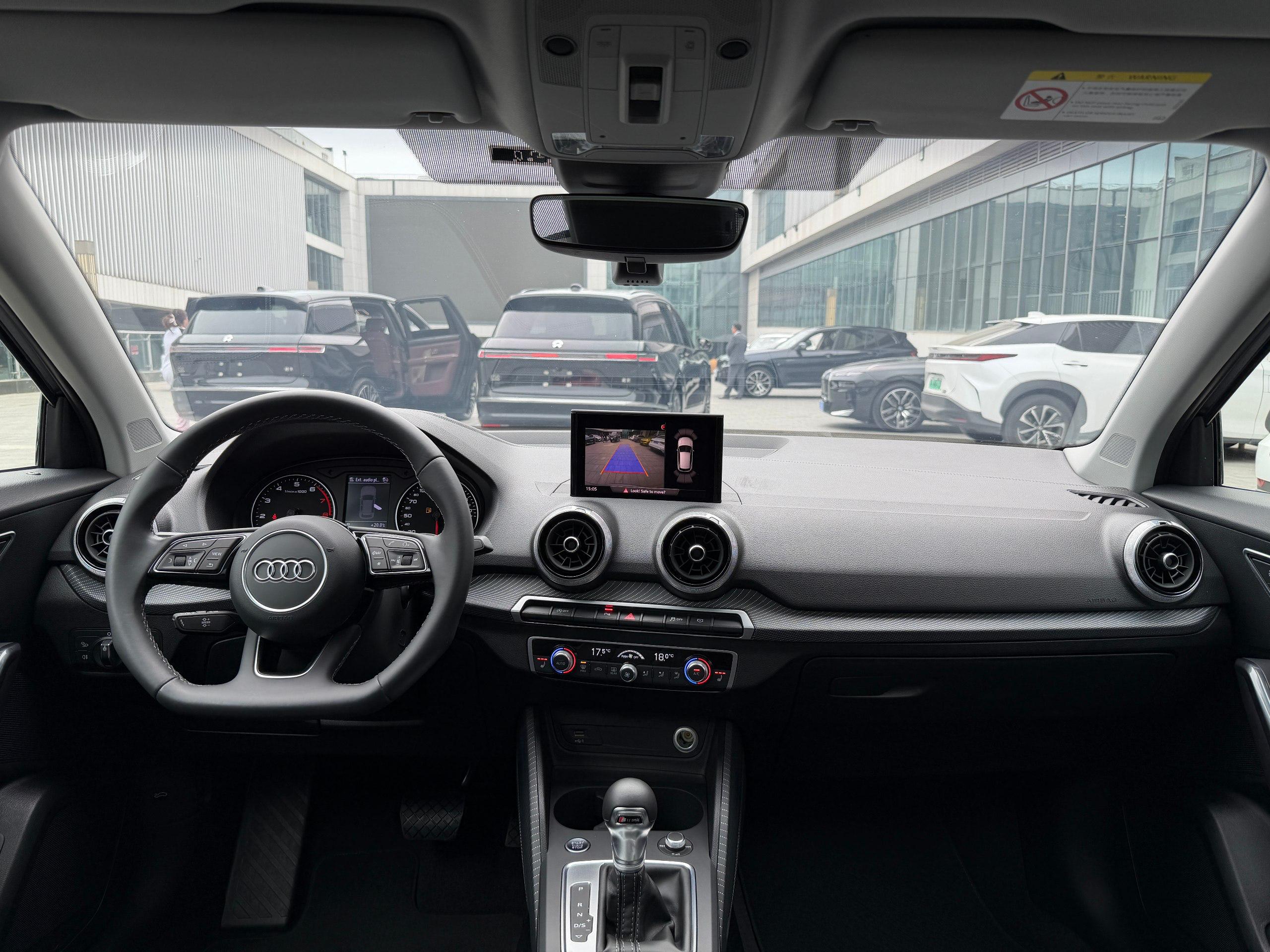 Audi Q2L