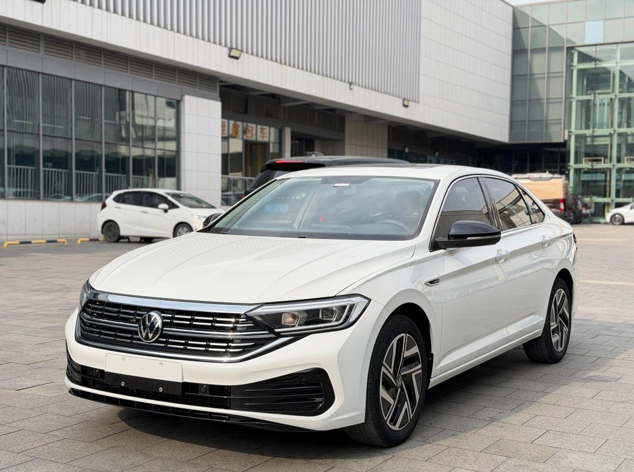 Volkswagen Jetta (Sagitar)