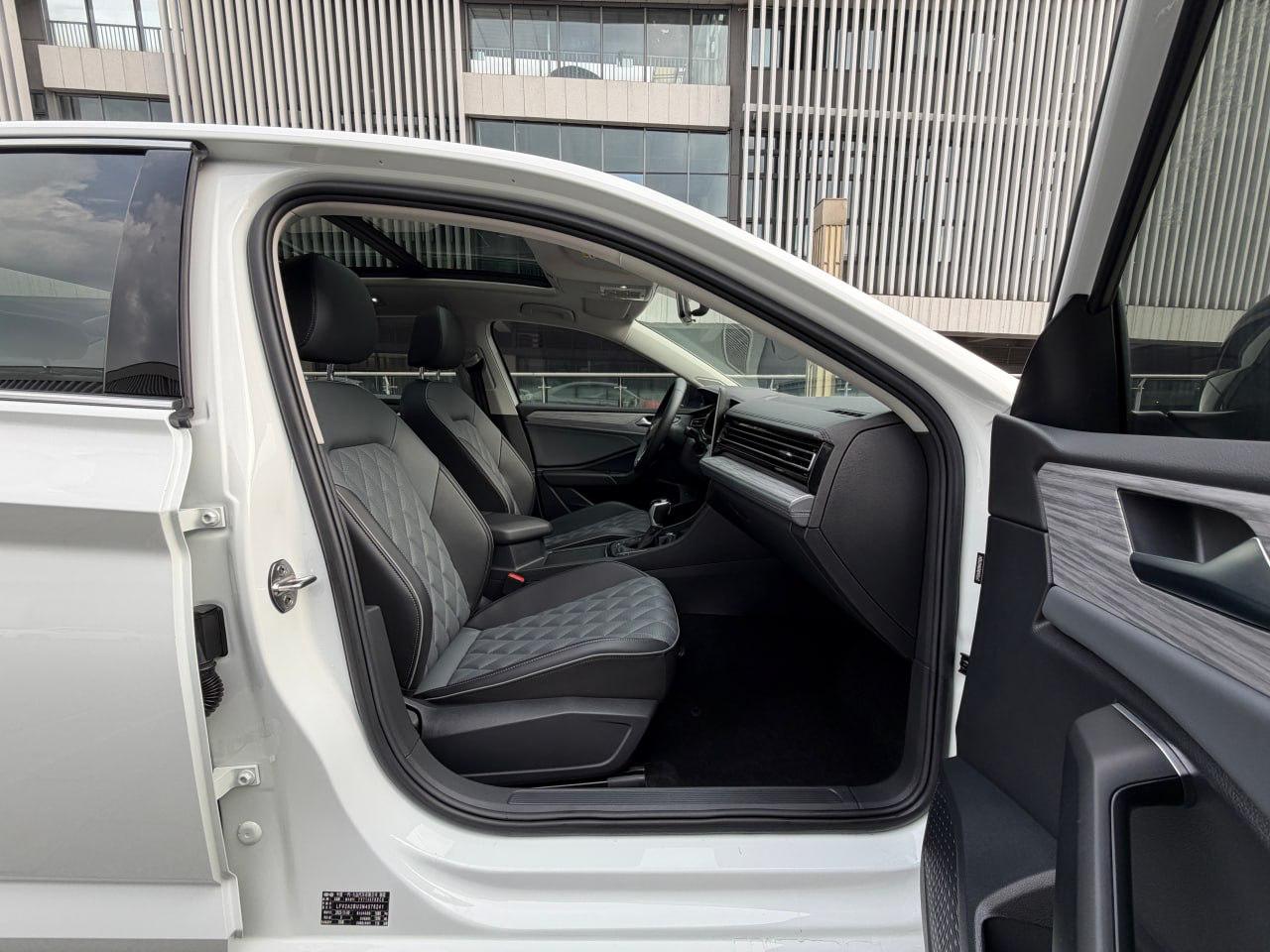 Volkswagen Jetta (Sagitar)