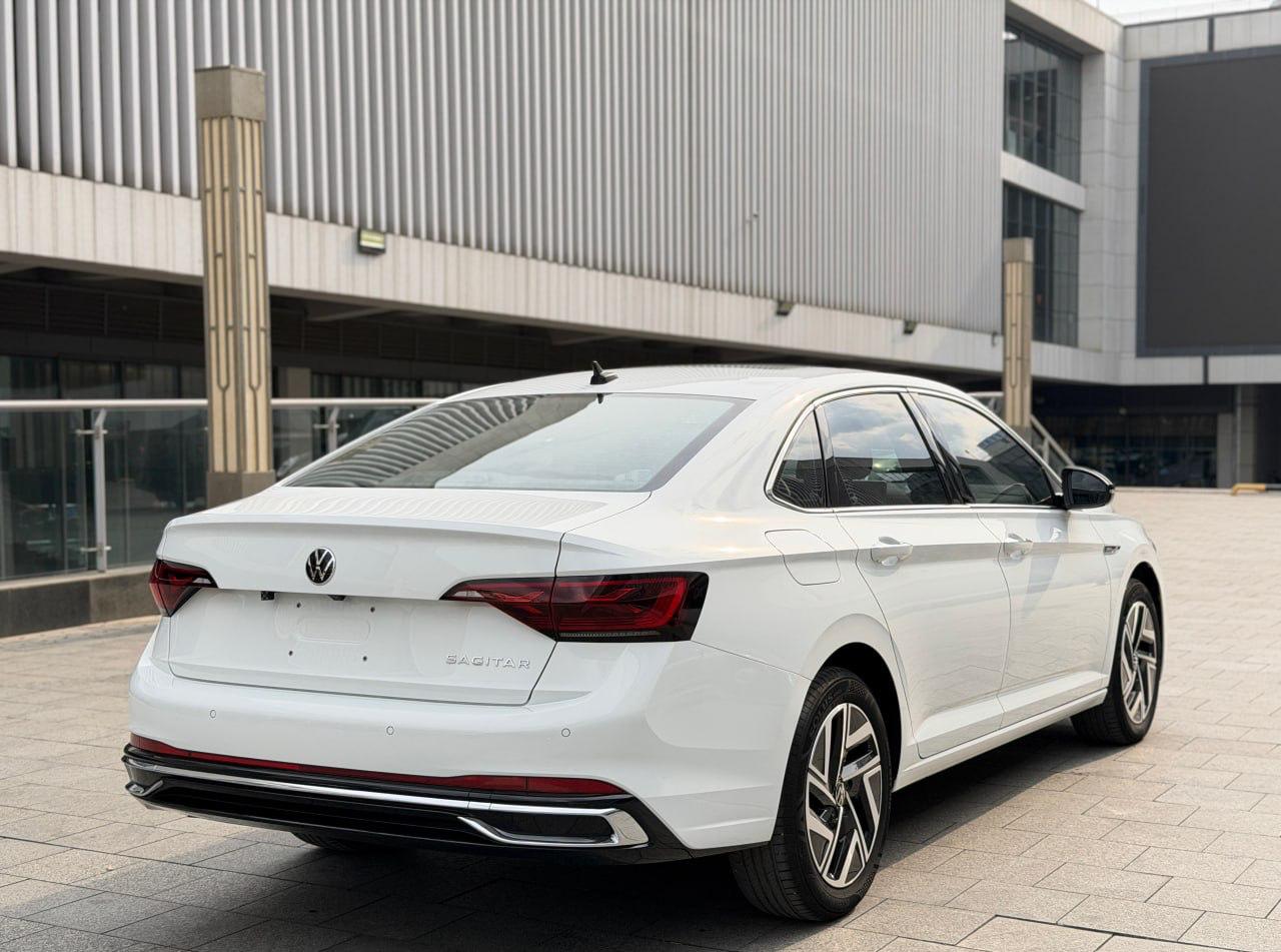 Volkswagen Jetta (Sagitar)
