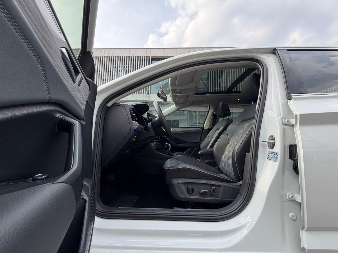 Volkswagen Jetta (Sagitar)