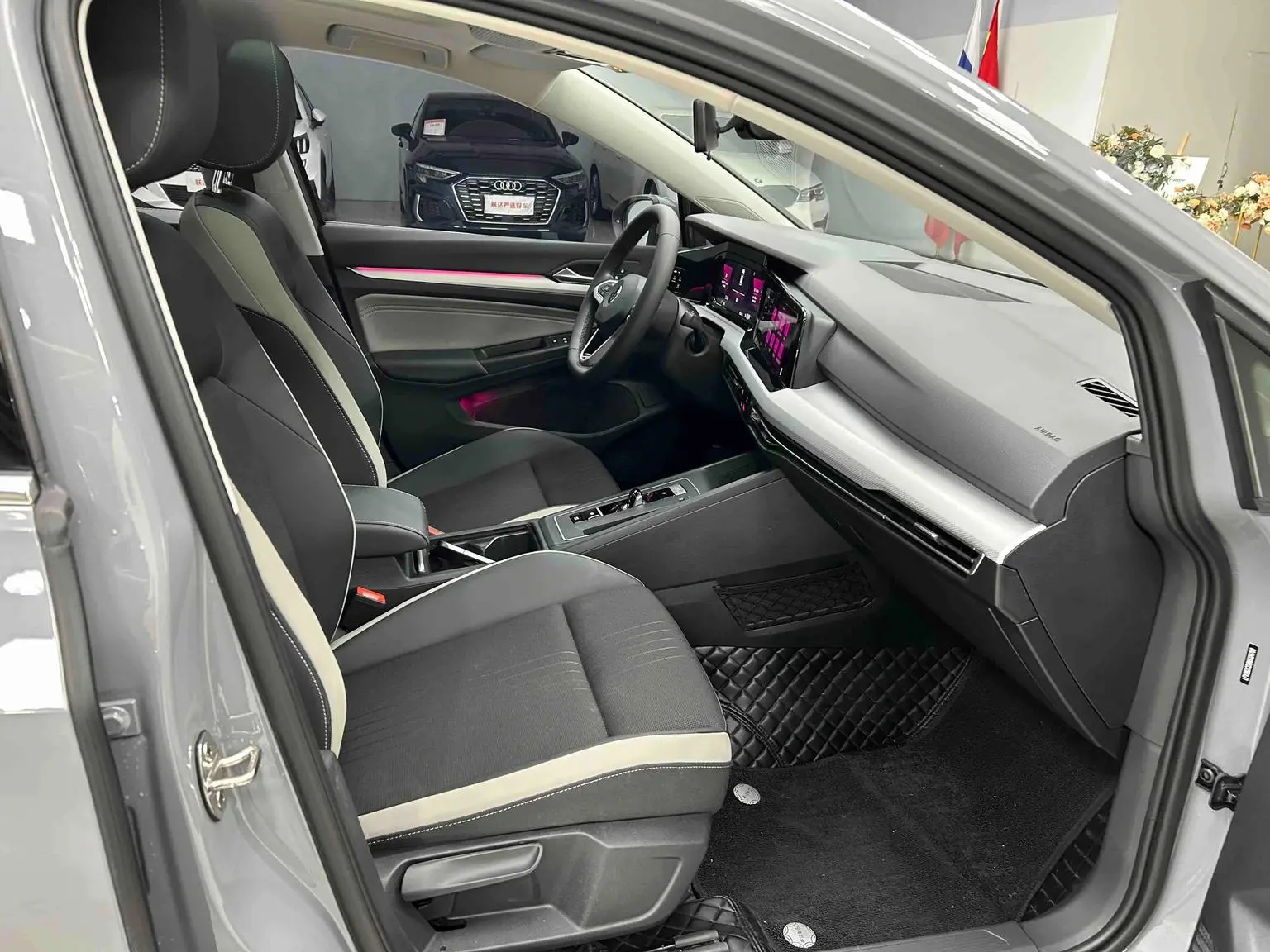 Volkswagen Golf 2023 280TSI DSG Pro