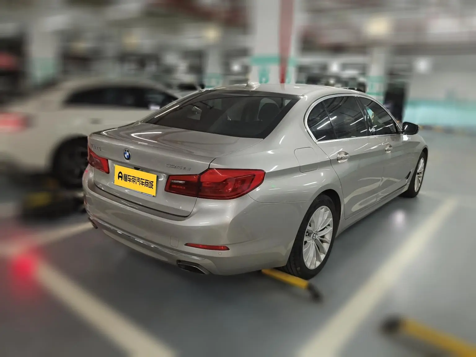 BMW 5 Series 2018 525Li Luxury Package