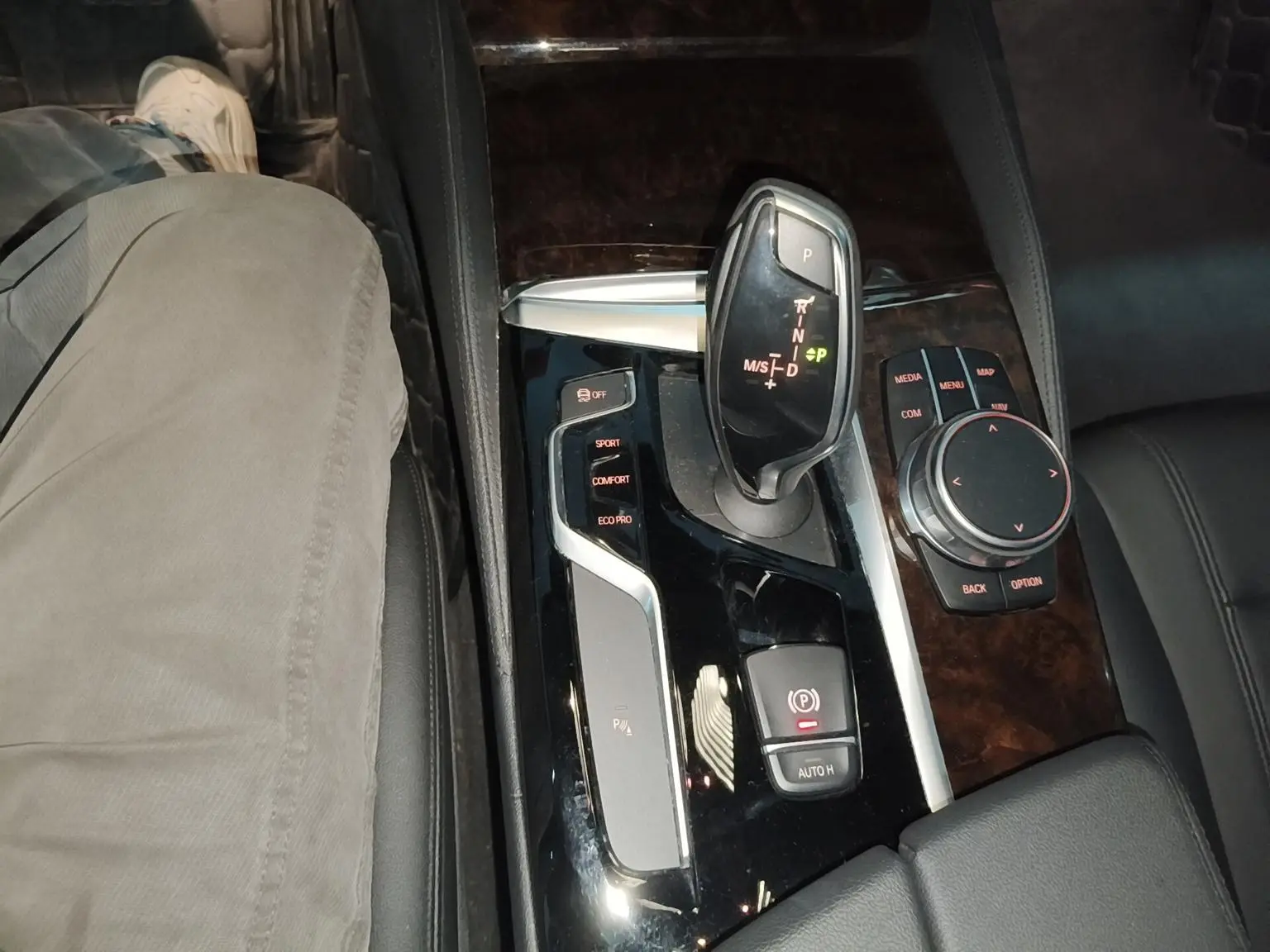 BMW 5 Series 2018 525Li Luxury Package