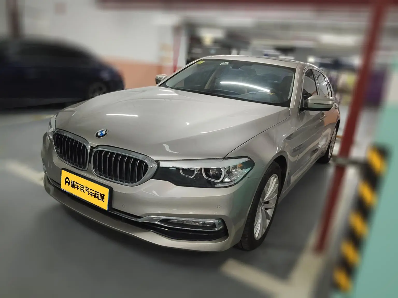 BMW 5 Series 2018 525Li Luxury Package