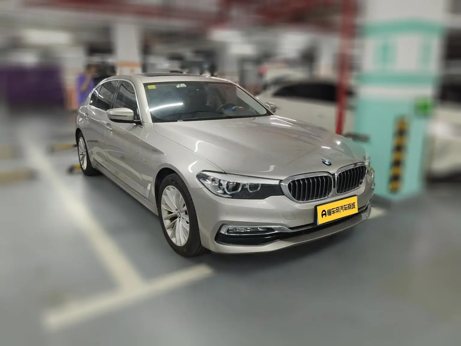 BMW 5 Series 2018 525Li Luxury Package