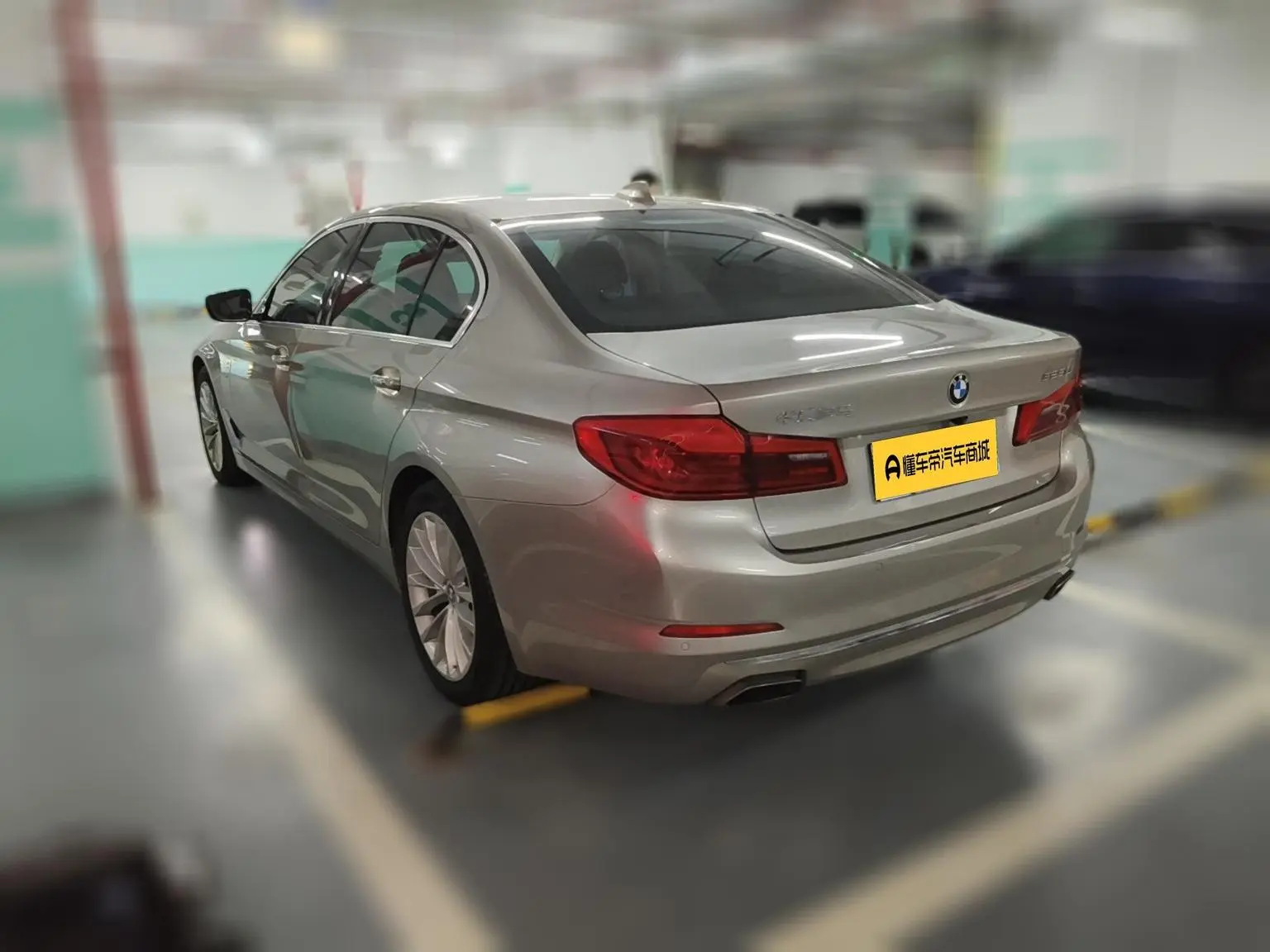BMW 5 Series 2018 525Li Luxury Package