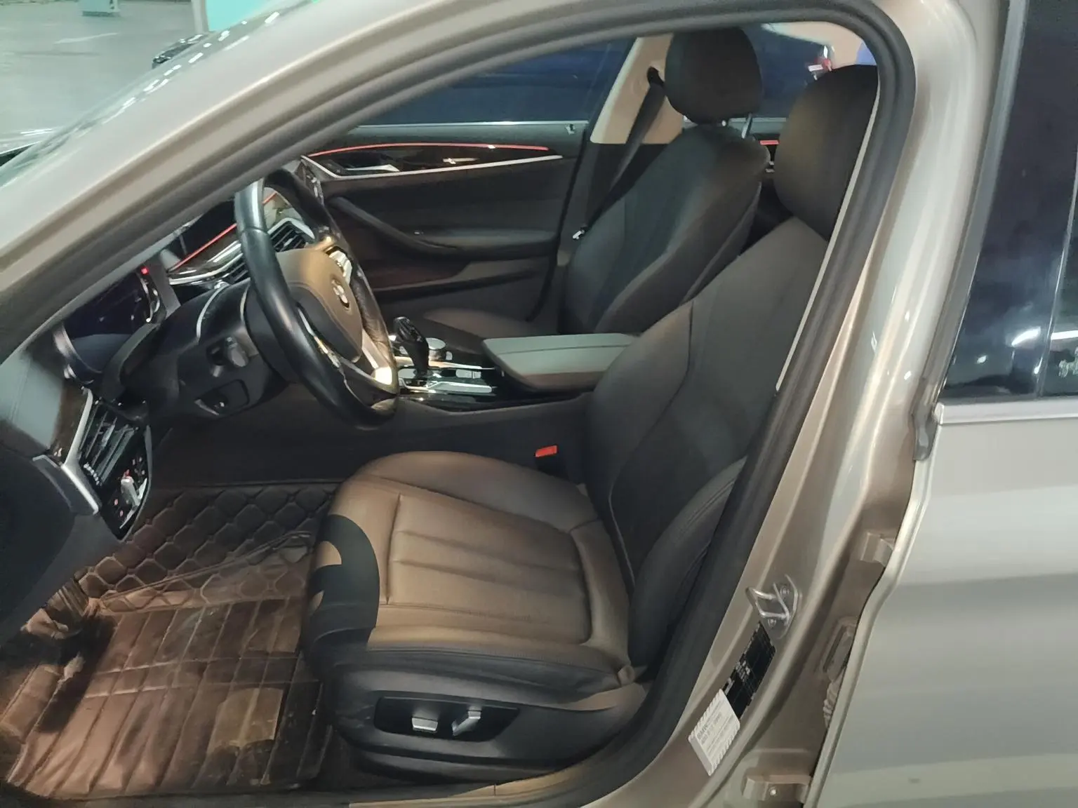 BMW 5 Series 2018 525Li Luxury Package