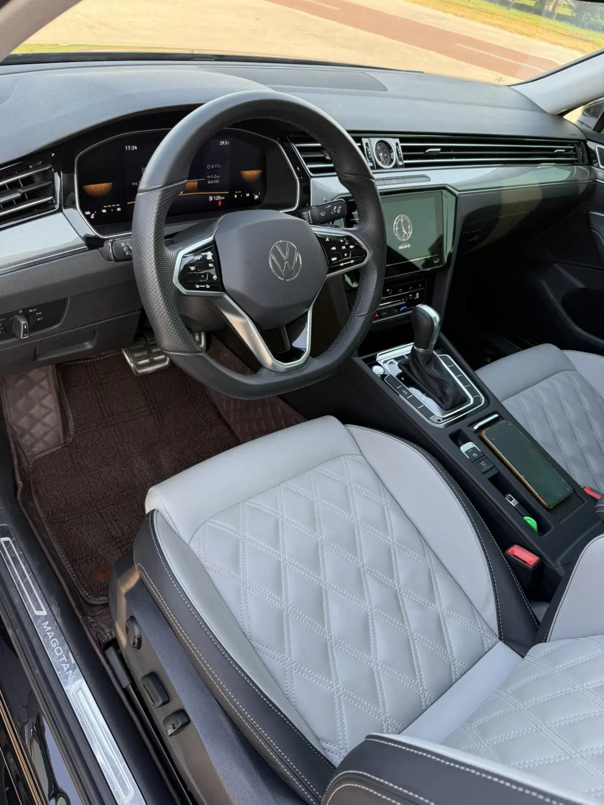 Volkswagen Magotan 2023 200 Units Commemorative 280TSI DSG Comfort