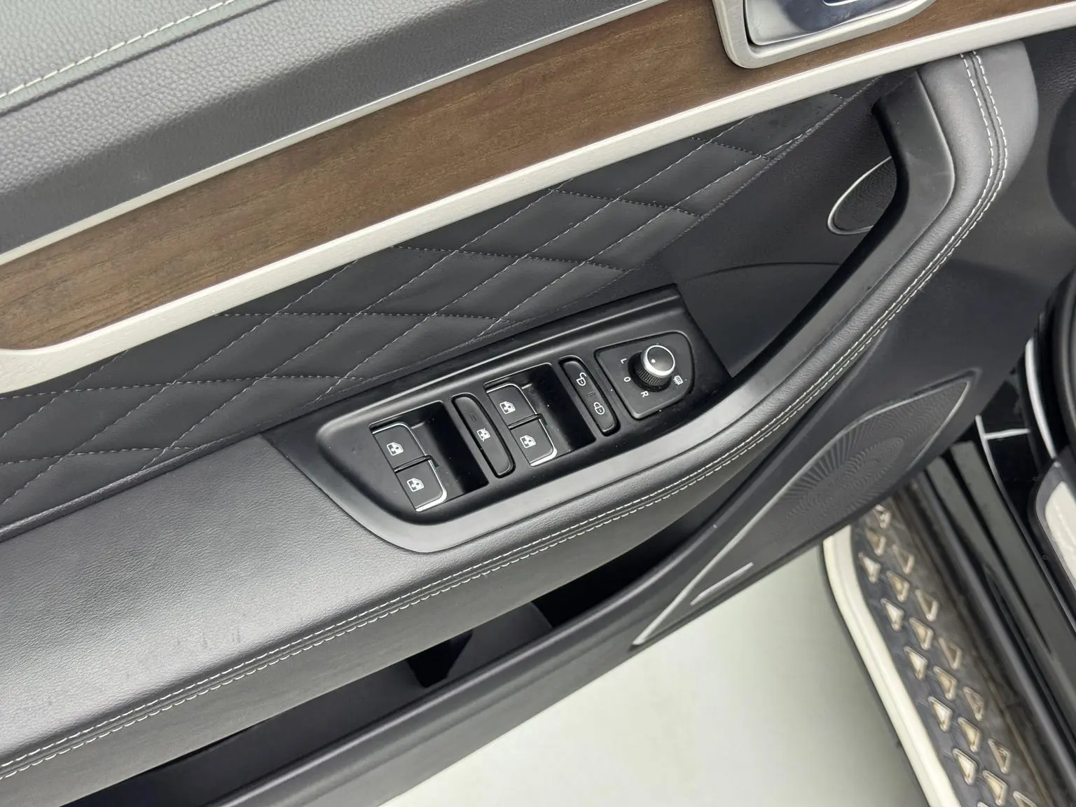 Hongqi HS7 2021 3.0T Auto 4WD Smart Connected Qichang