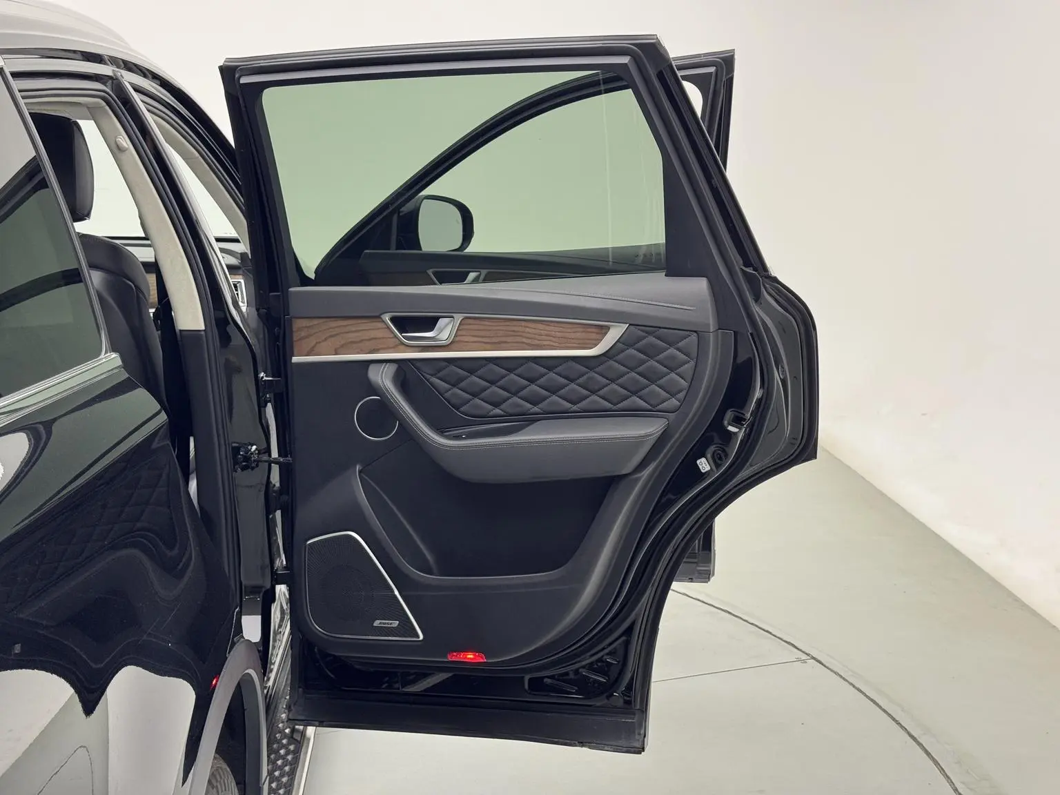 Hongqi HS7 2021 3.0T Auto 4WD Smart Connected Qichang