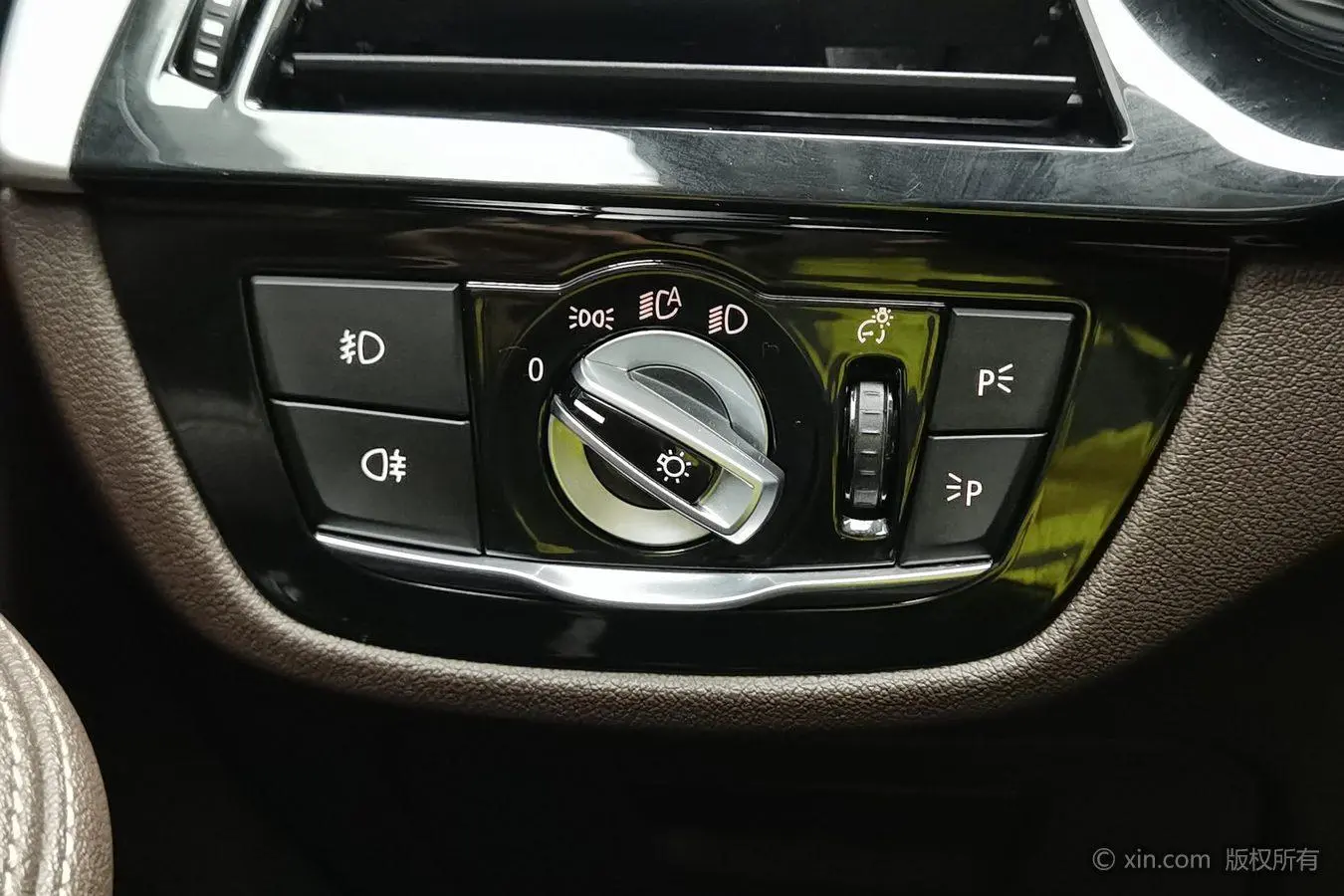 BMW 5 Series 2018 525Li Luxury Package