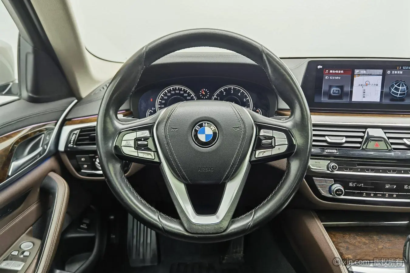 BMW 5 Series 2018 525Li Luxury Package