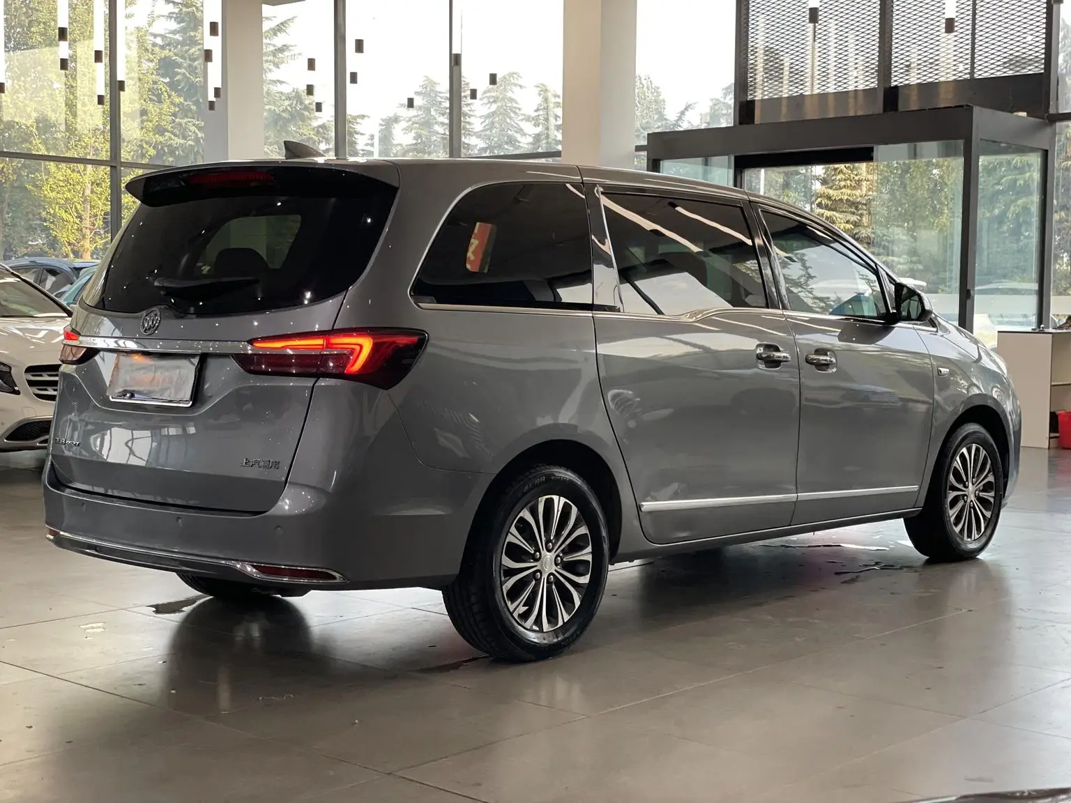 Buick GL8 2020 652T Luxury