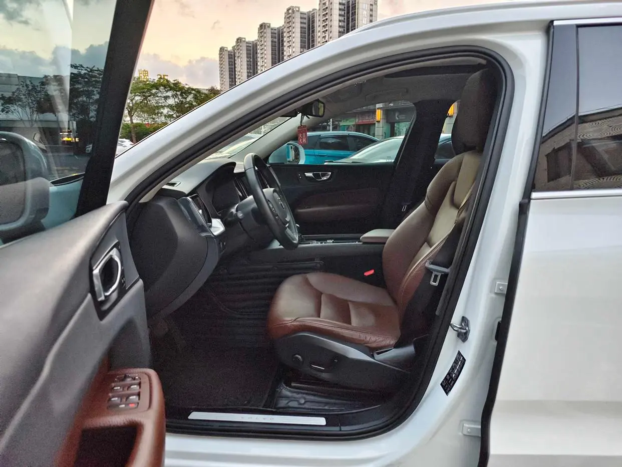 Volvo XC60 2020 T5 4WD Smart Luxury