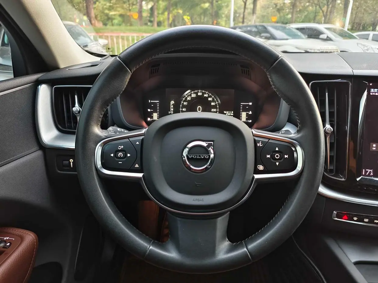 Volvo XC60 2020 T5 4WD Smart Luxury