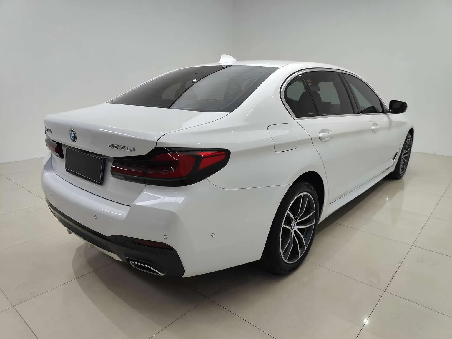 BMW 5 Series 2022 2nd Facelift 525Li Luxury Package